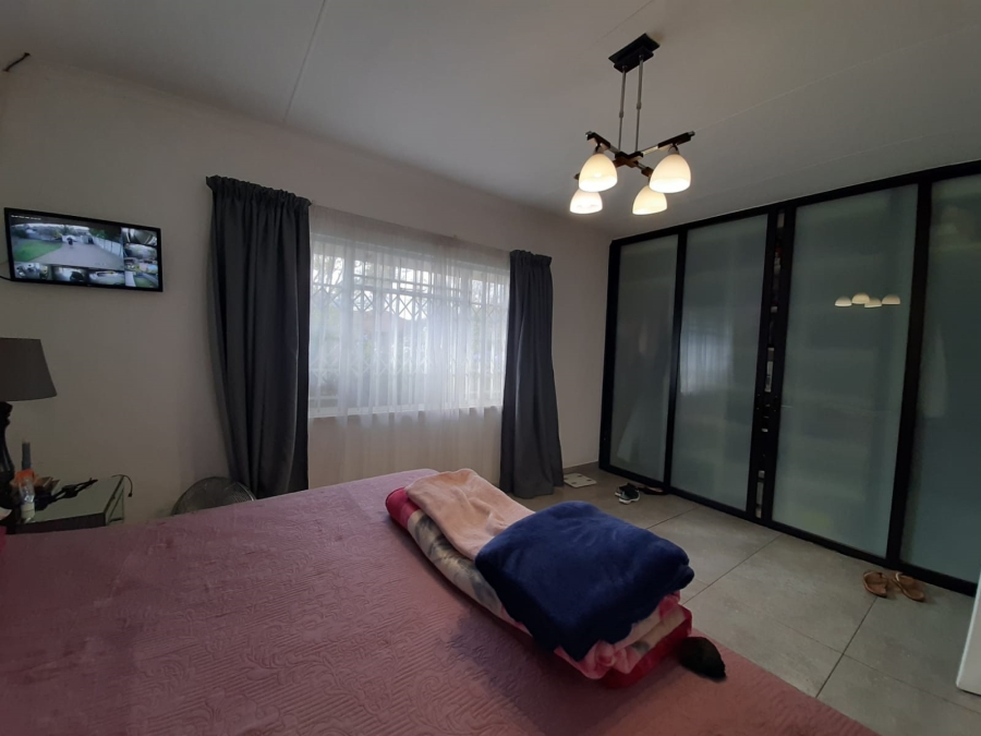 To Let 5 Bedroom Property for Rent in Vaalpark Free State